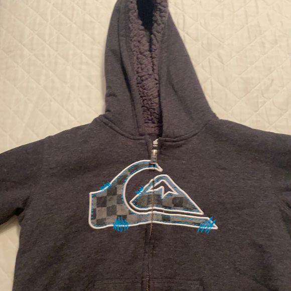 Gently used boys Quiksilver sweater - Picture 1 of 5